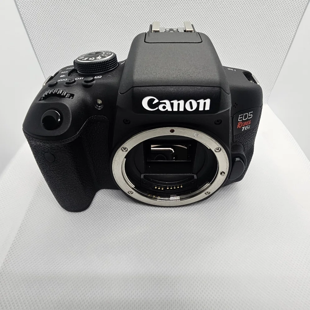 Canon EOS Rebel T6i 24MP Black DSLR Camera with Lenses. MINT CONDITION